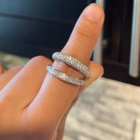 SOLD✨ 18K Diamond Dome Ring - Picture 4 of 4